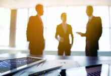 炸锅！西部万亿银行互换掌门，“上市教父”要再造一家上市银行？-程序员中文网