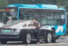 陈震劳斯莱斯闪灵车祸上热搜,曾称买车险只买交强险-程序员中文网