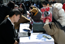 中美AI智能体之争:美国巨头难获用户,中国